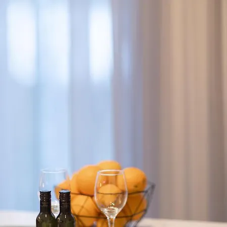 Revalia Lastekodu Bus-station Airport * تالين