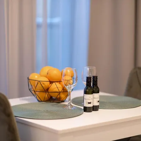 Revalia Lastekodu Bus-station Airport *