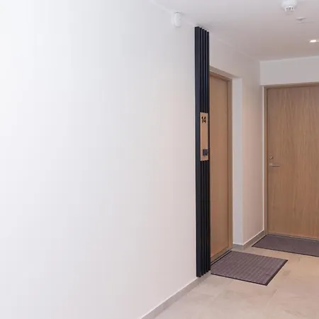 Revalia Lastekodu Bus-station Airport تالين