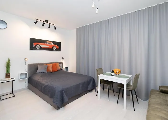 Revalia Lastekodu Bus-station Airport