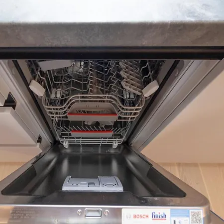 Revalia Lastekodu Bus-station Airport *