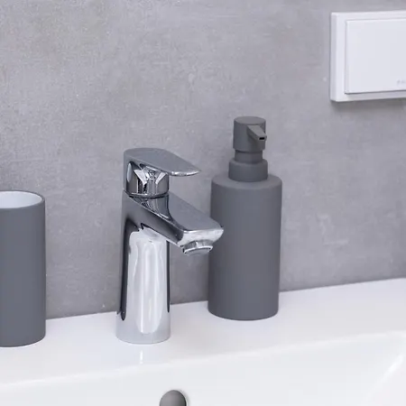 Revalia Lastekodu Bus-station Airport Appartamento