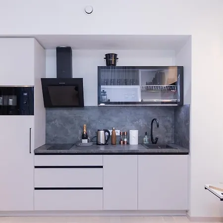 Revalia Lastekodu Bus-station Airport *