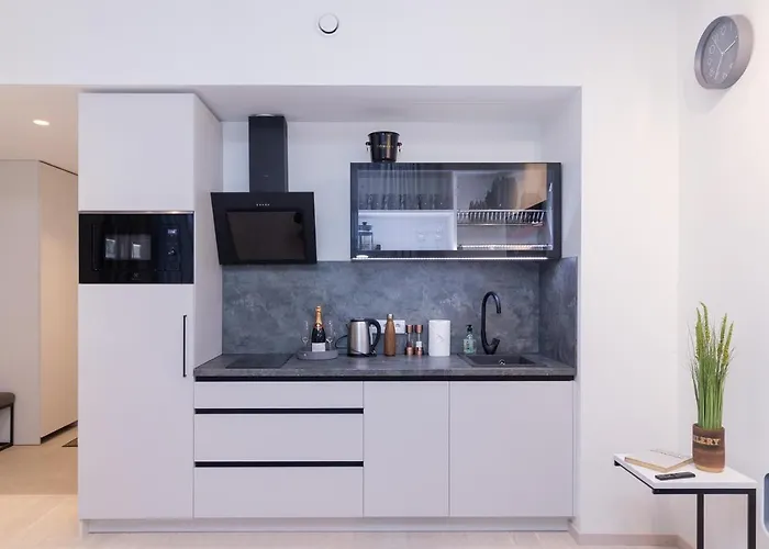 Revalia Lastekodu Bus-station Airport *